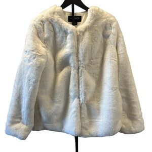 Liz Claiborne Cream/Ivory Faux Fur Coat • Medium • Silk-Like Lining • Luxurious